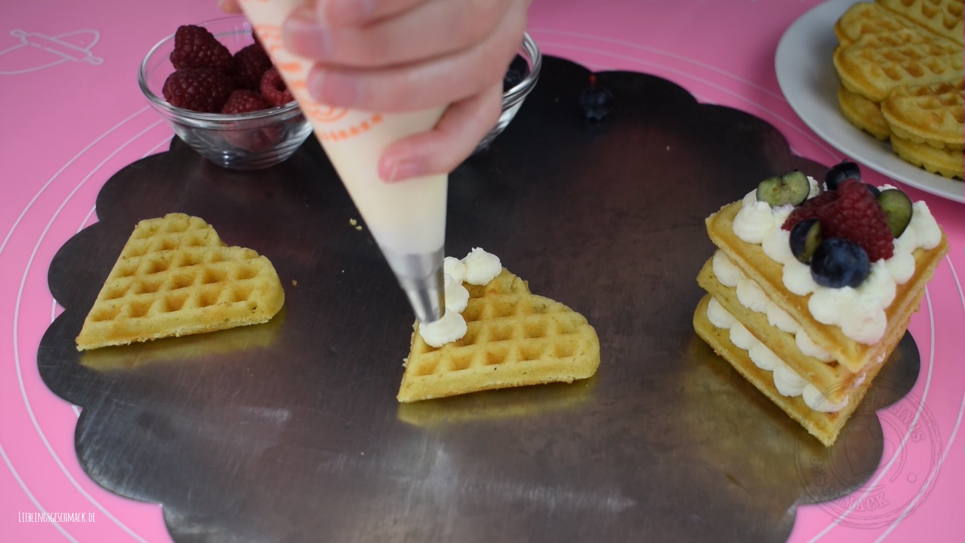 Mini Waffel Törtchen zu Muttertag - Lieblingsgeschmack.de