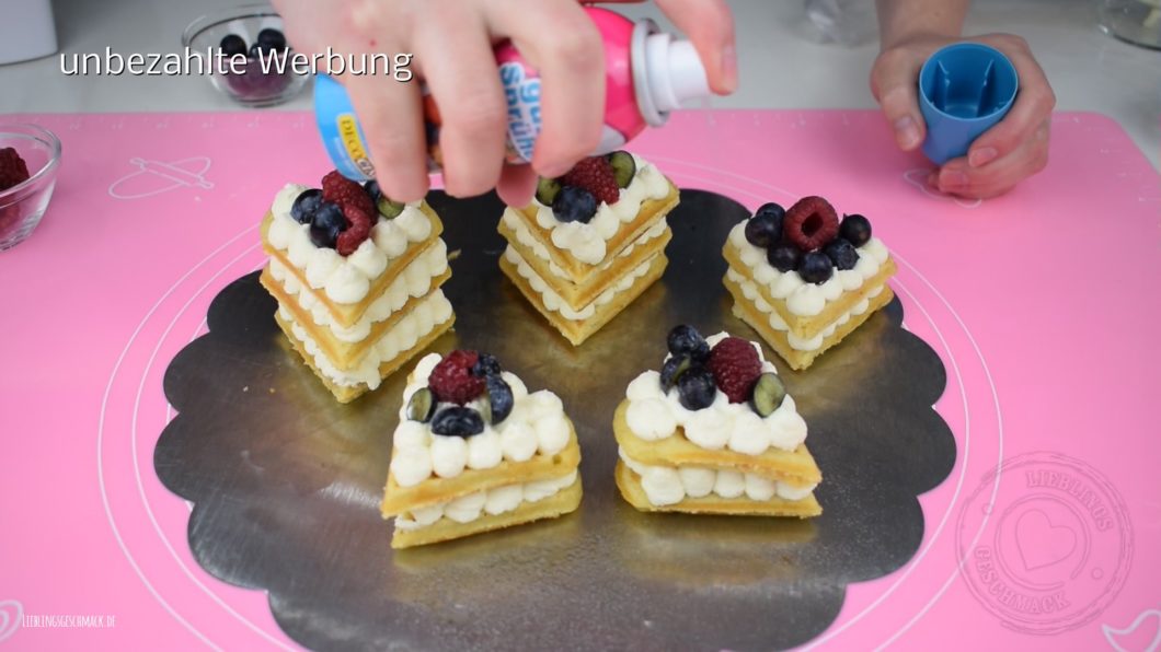 Mini Waffel Törtchen zu Muttertag - Lieblingsgeschmack.de