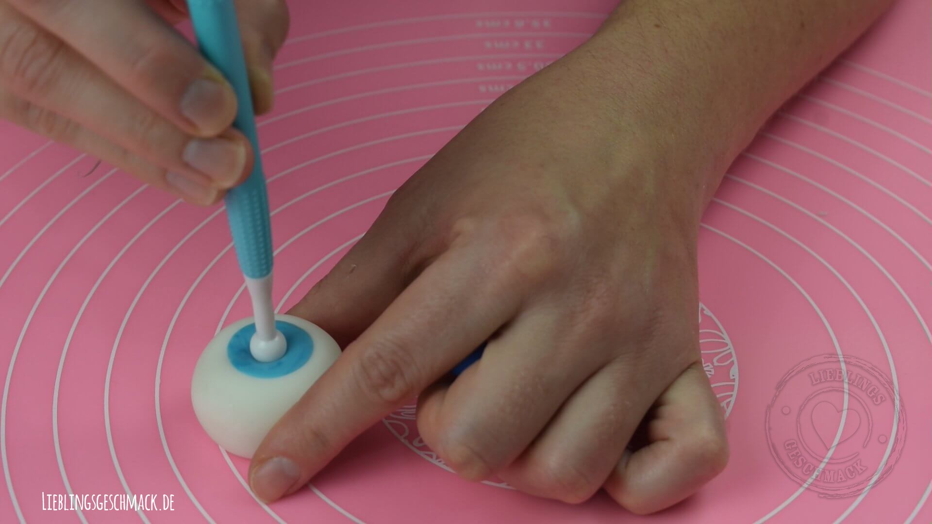 Halloween Augapfel Cupcakes - Lieblingsgeschmack.de Halloween Augapfel Cupcakes - Lieblingsgeschmack.de